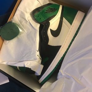 Pine Green Jordan Retro 1s